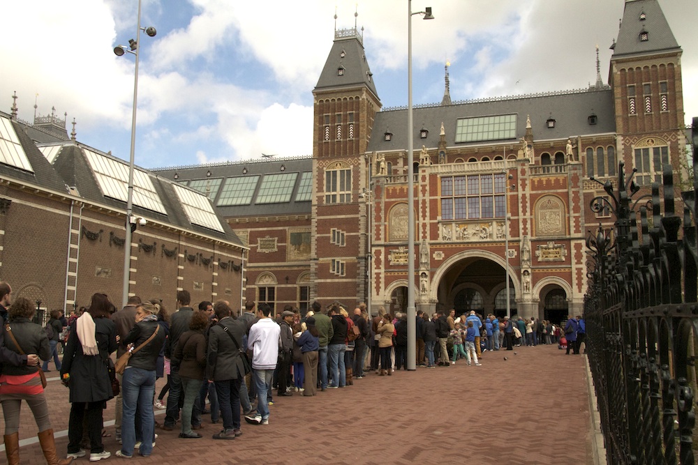 The line outside the Rijksmuseum