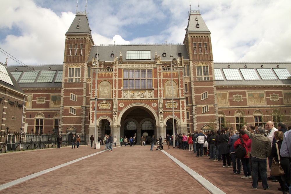 Learning to ride a bicycle in Amsterdam